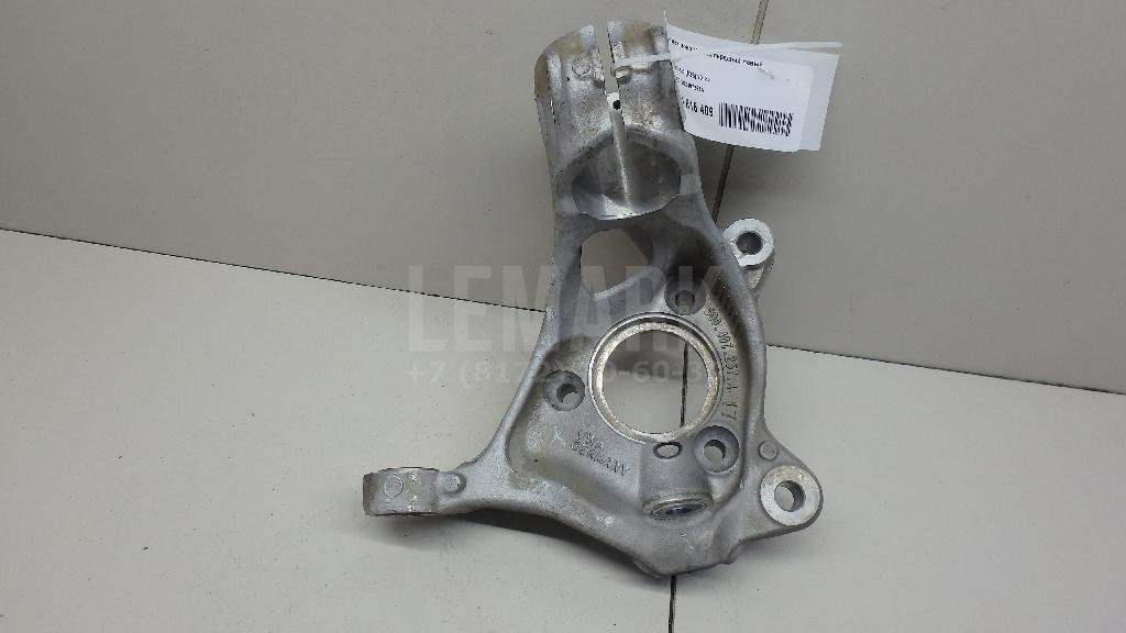 Кулак поворотный передний левый