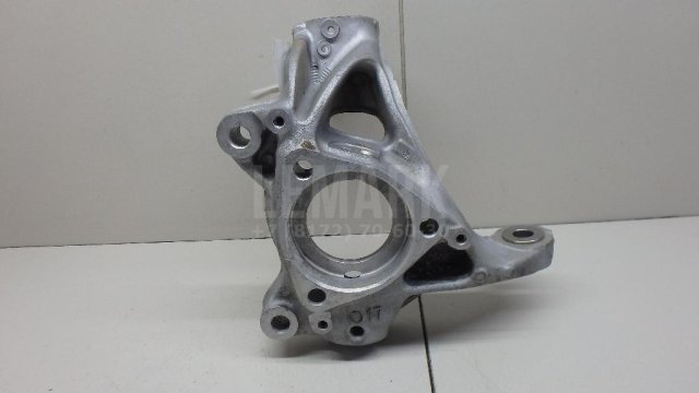 Кулак поворотный передний левый