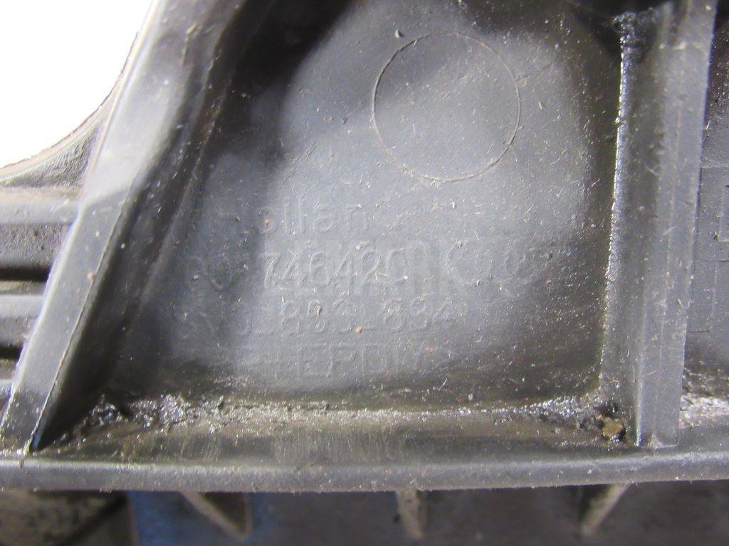 Брызговик задний правый