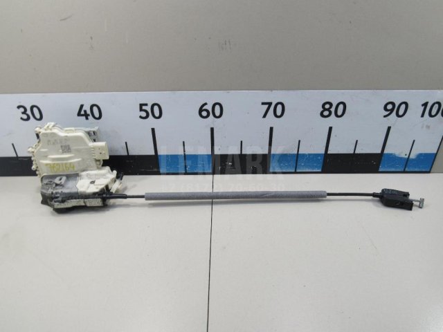 Замок двери передней правой