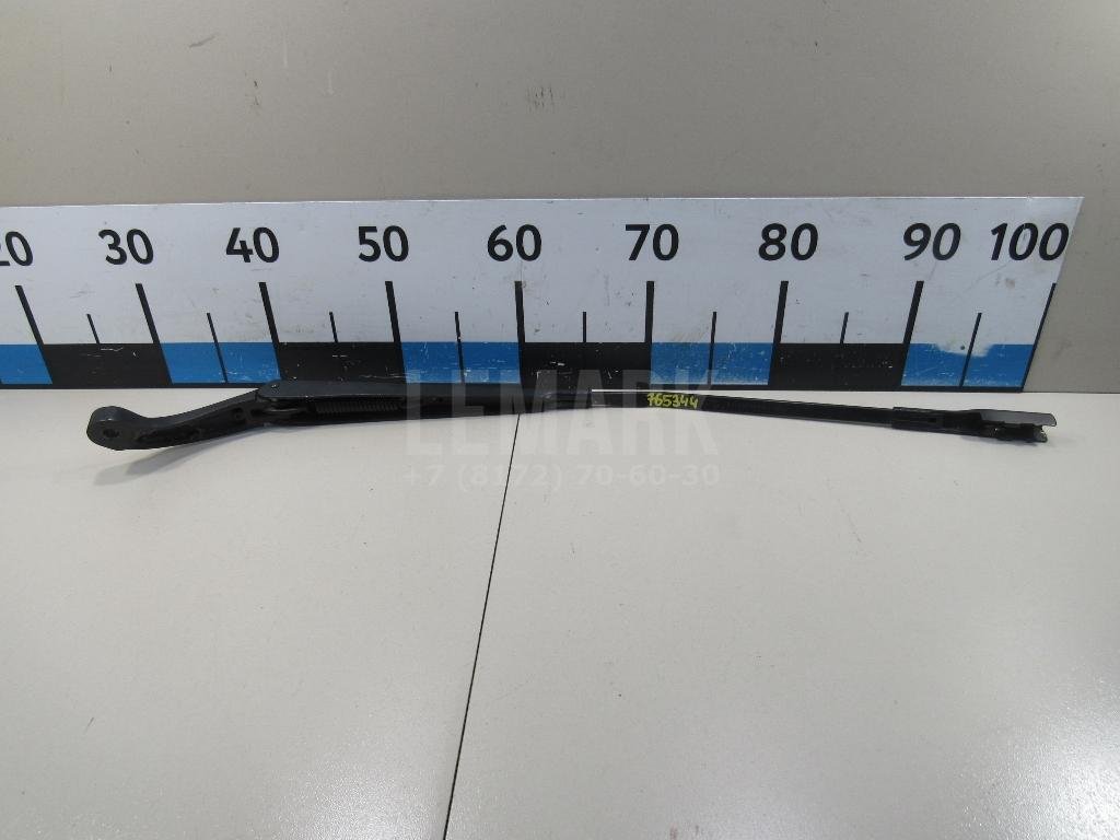 Поводок стеклоочистителя передний правый