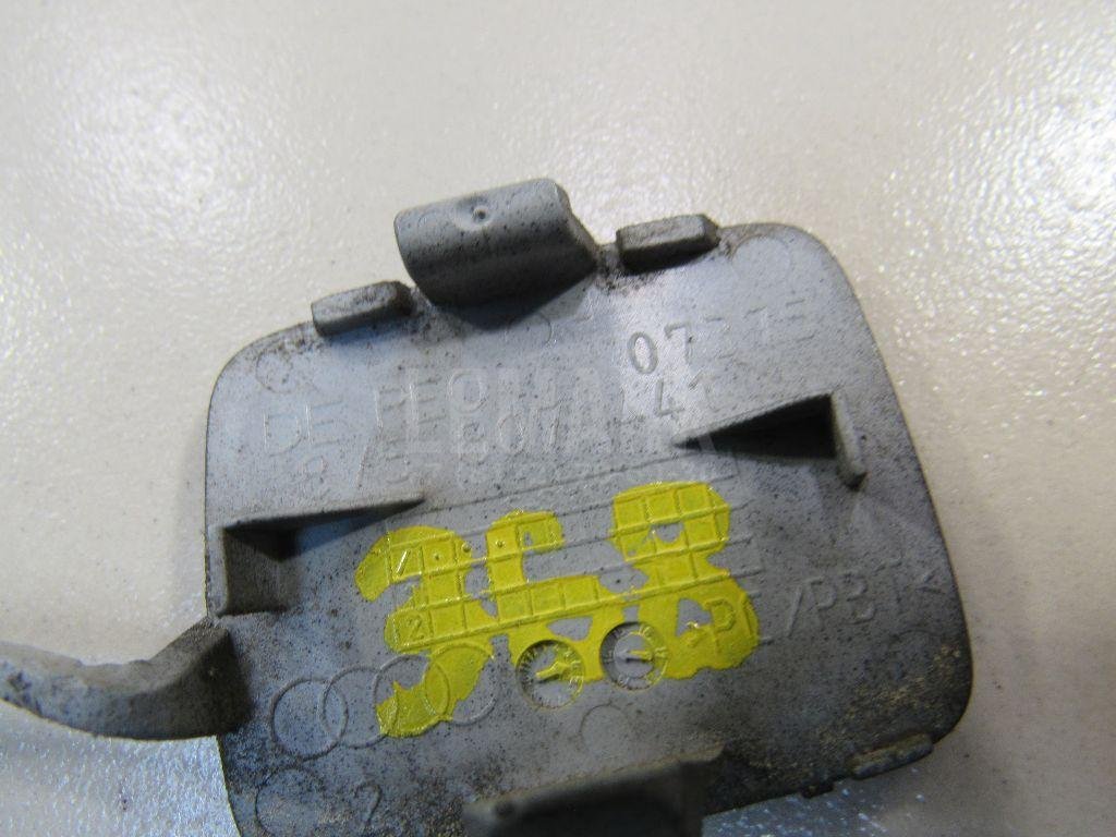 Заглушка буксировочного крюка