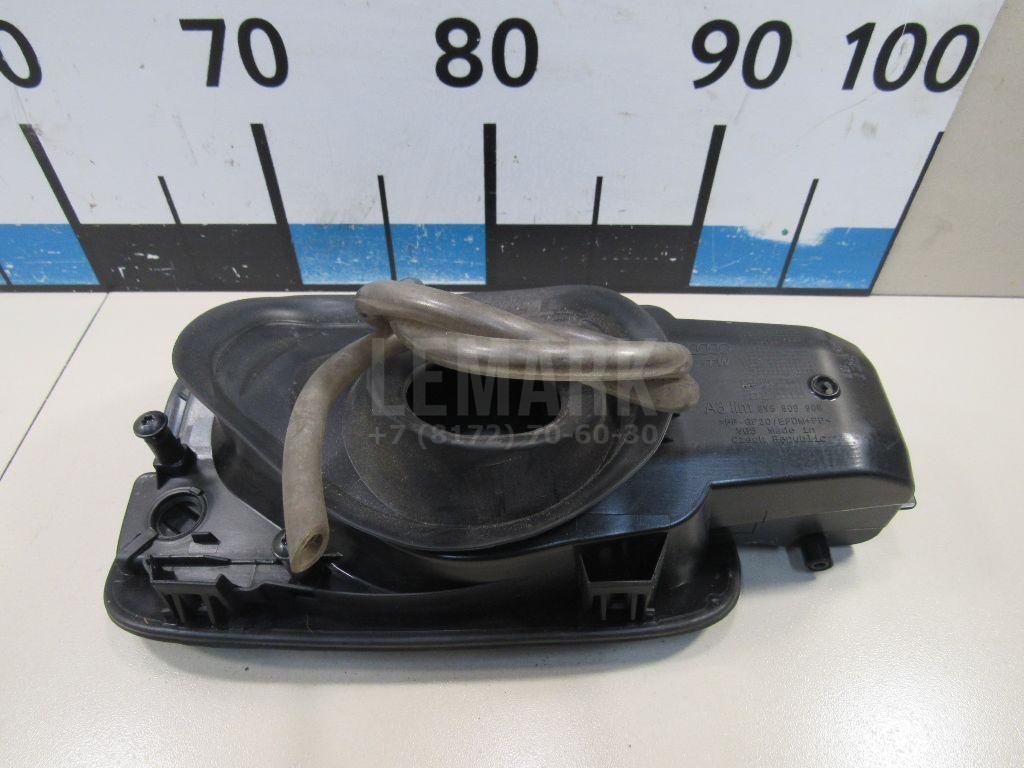 Ниша лючка бензобака