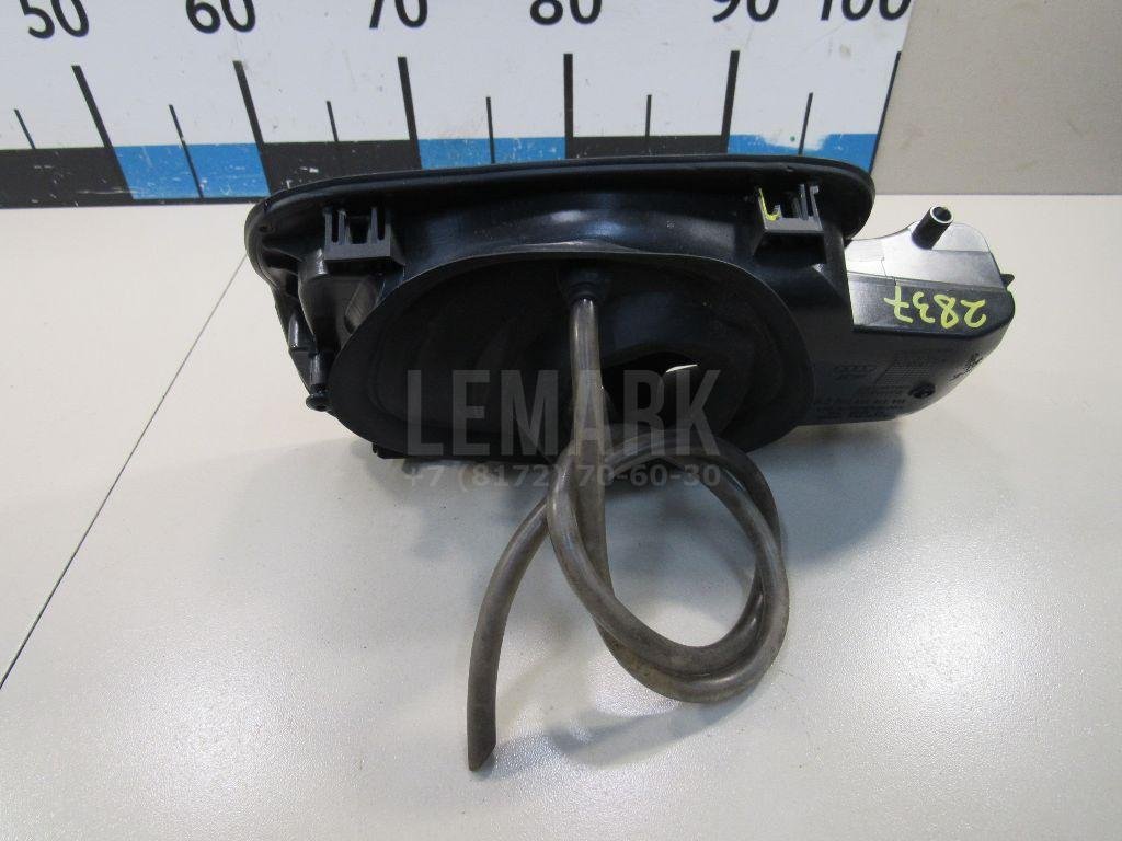 Ниша лючка бензобака