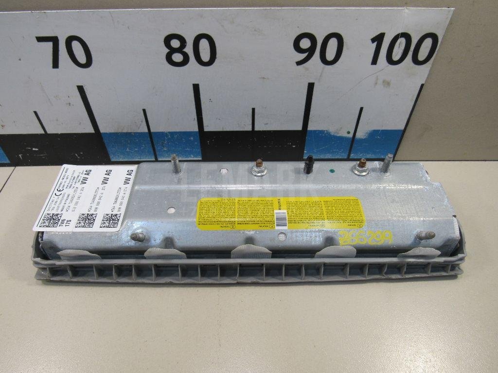 Подушка безопасности нижняя (для колен)