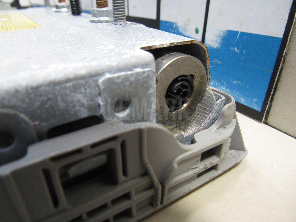 Подушка безопасности нижняя (для колен)