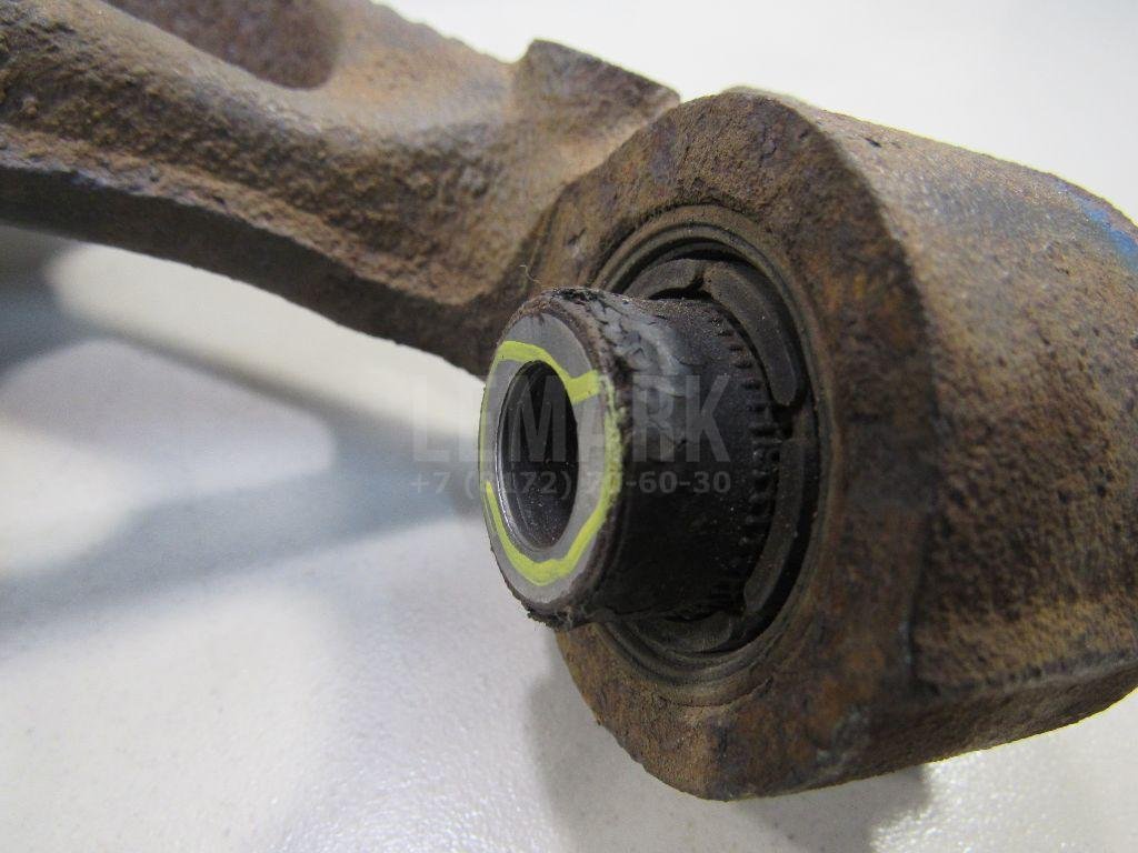 Кулак поворотный задний левый