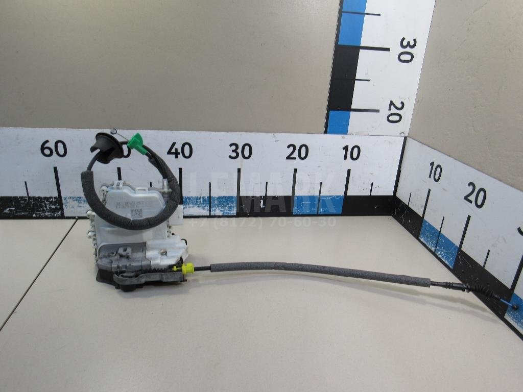 Замок двери передней правой