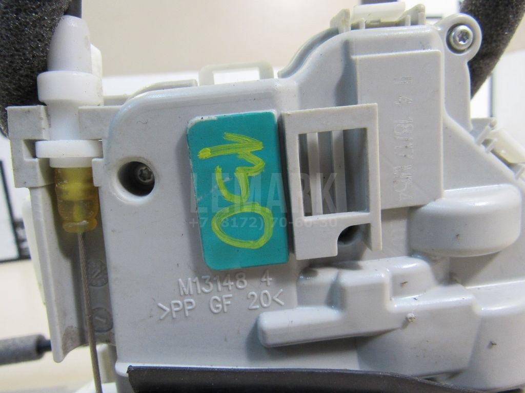 Замок двери передней правой