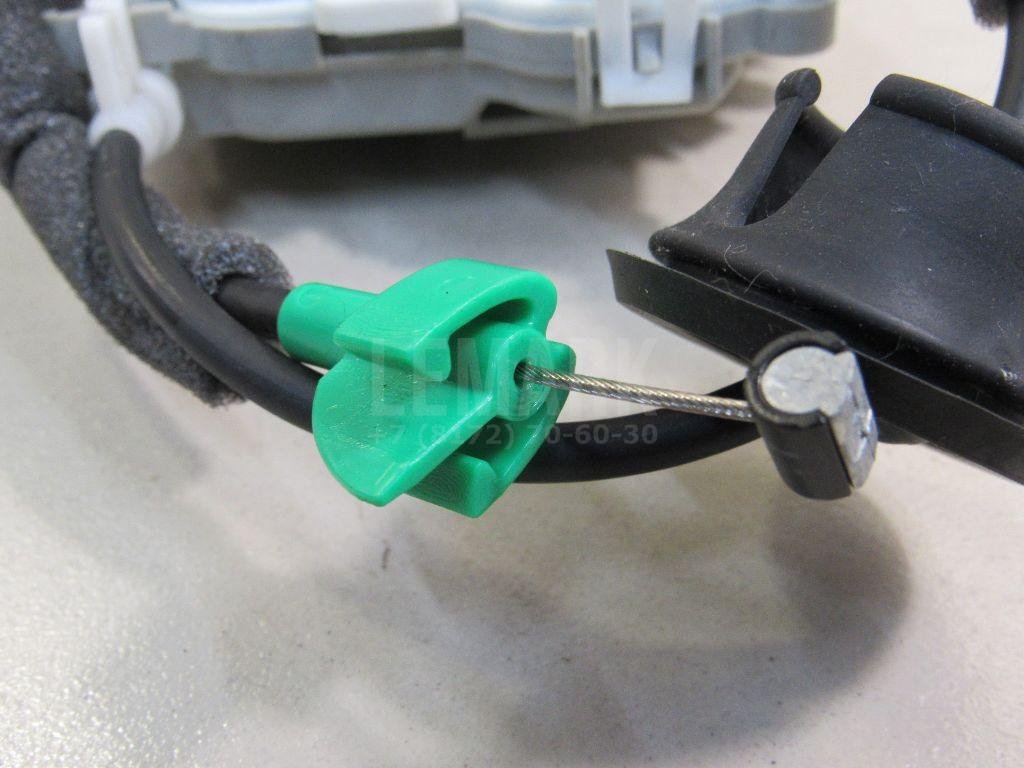 Замок двери передней правой