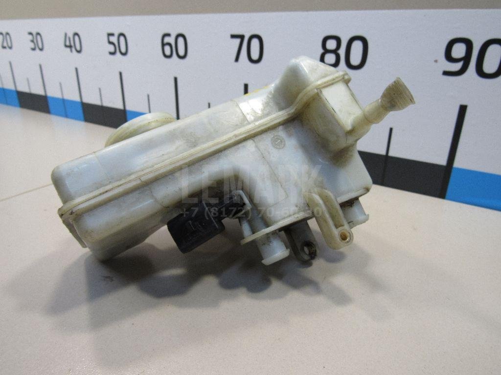 Бачок главного тормозного цилиндра