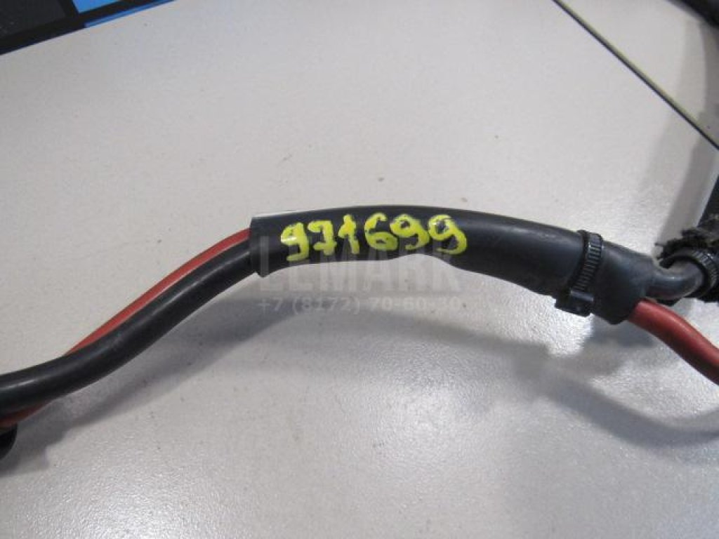 Клемма аккумулятора плюс