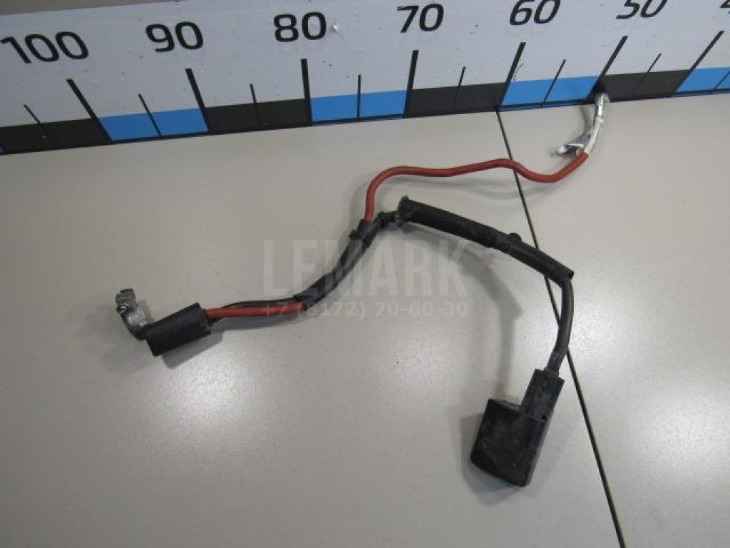 Клемма аккумулятора плюс