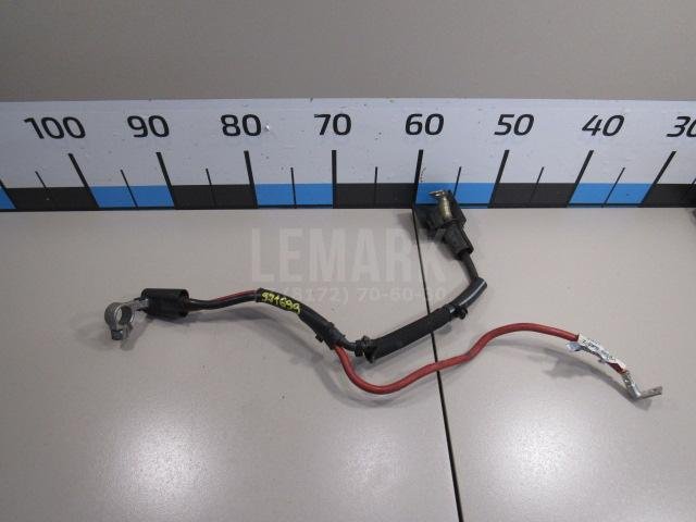 Клемма аккумулятора плюс