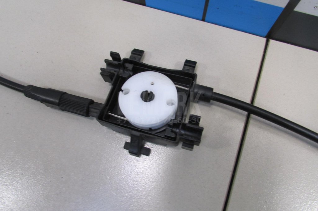 Трос открывания капота