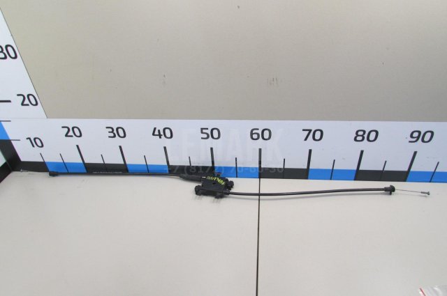 Трос открывания капота