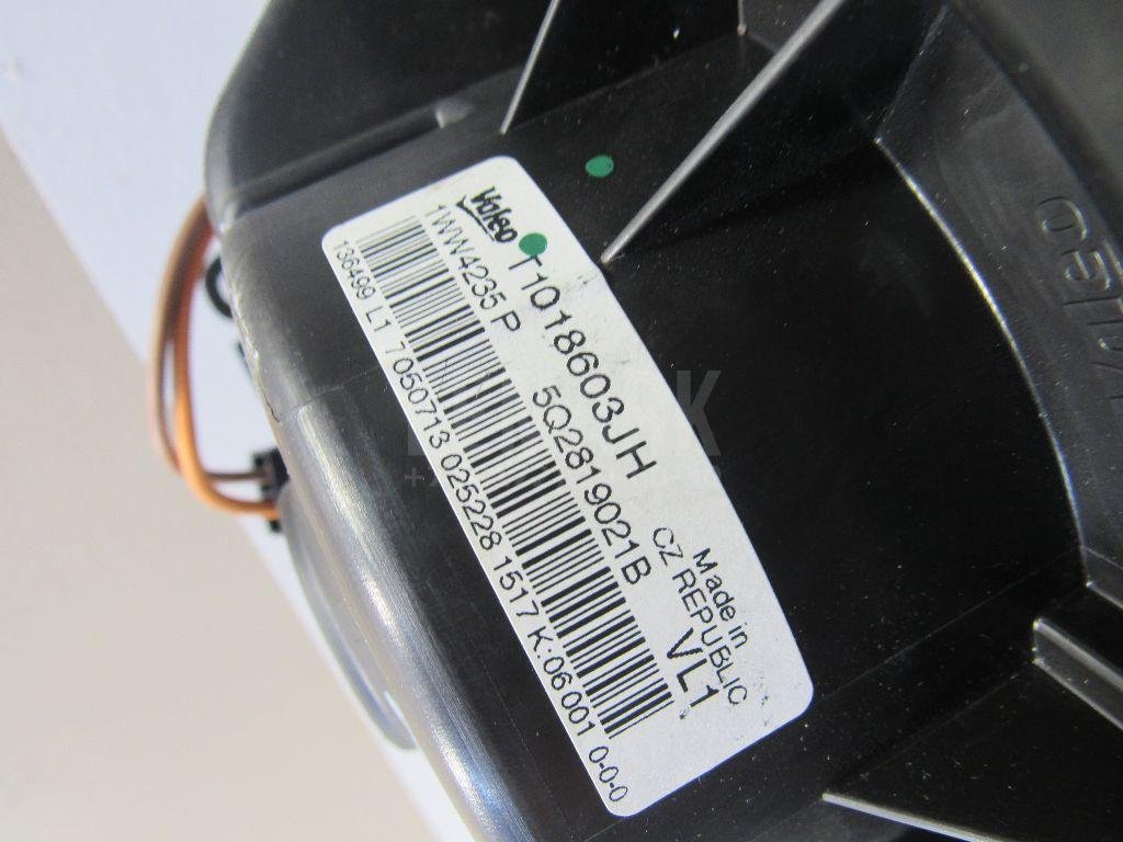 Моторчик отопителя для  Audi A5/S5 [8F] Cabrio 2010-2016