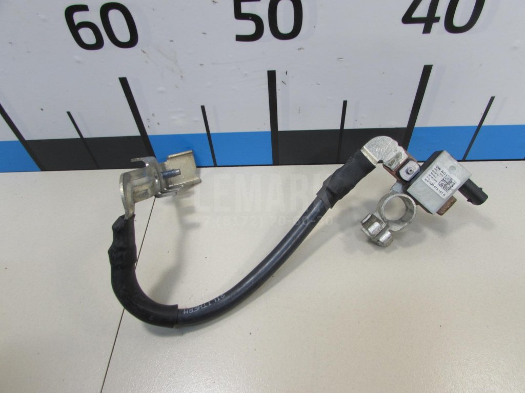 Клемма аккумулятора минус