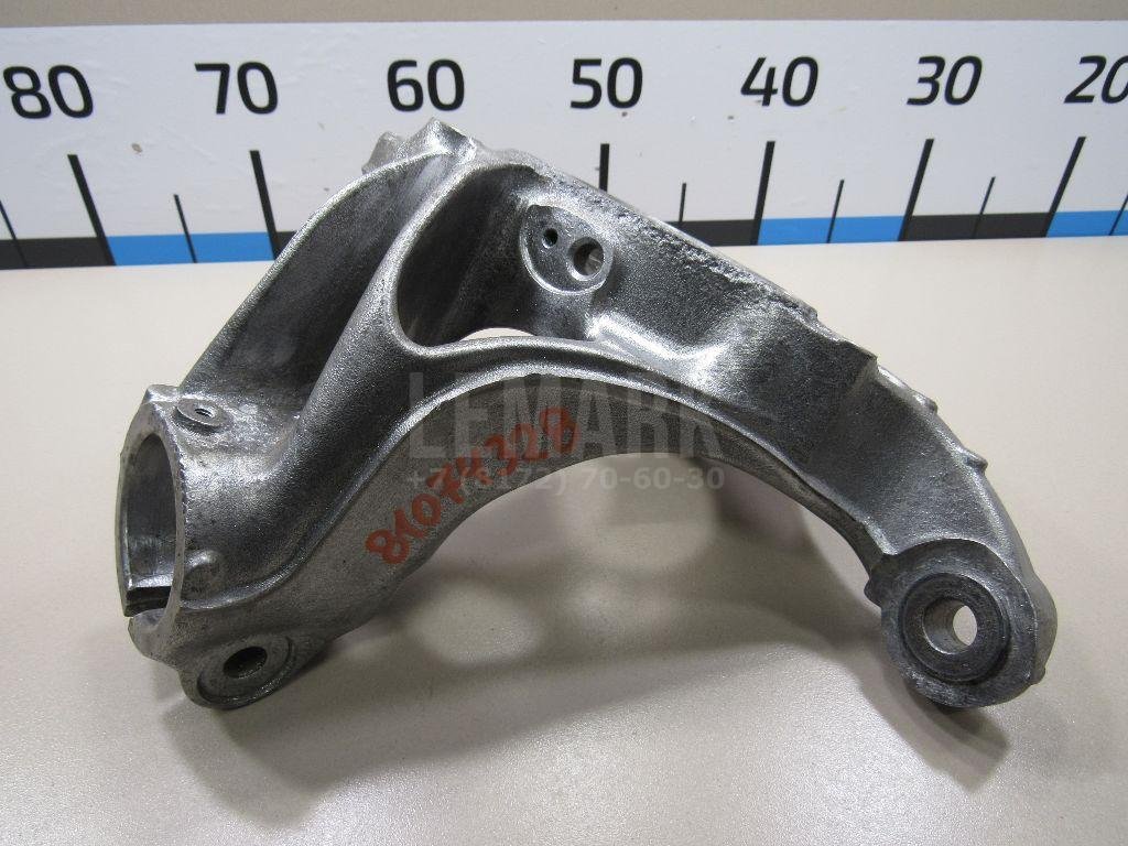 Кулак поворотный передний правый