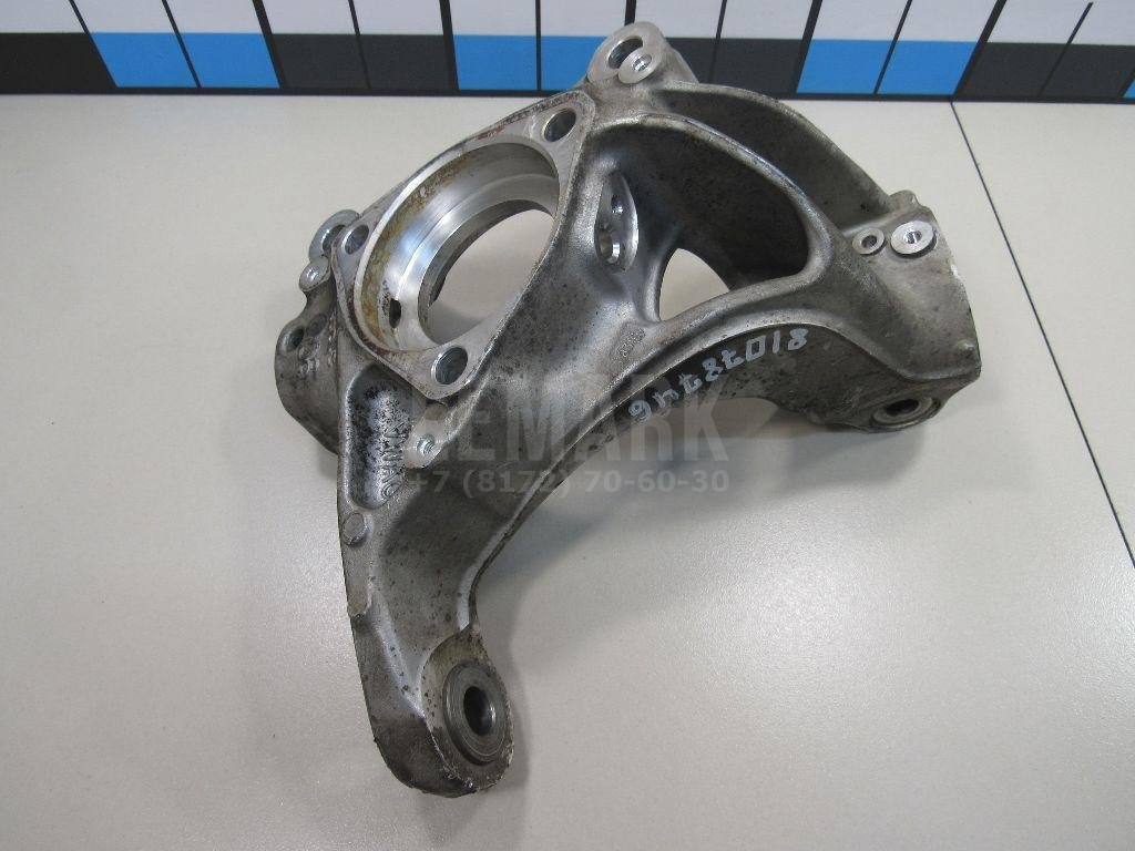 Кулак поворотный передний левый