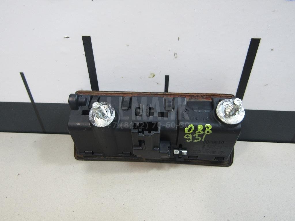 Кнопка открывания багажника