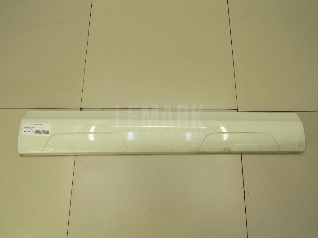 Накладка двери передней правой