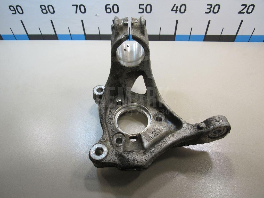 Кулак поворотный передний правый