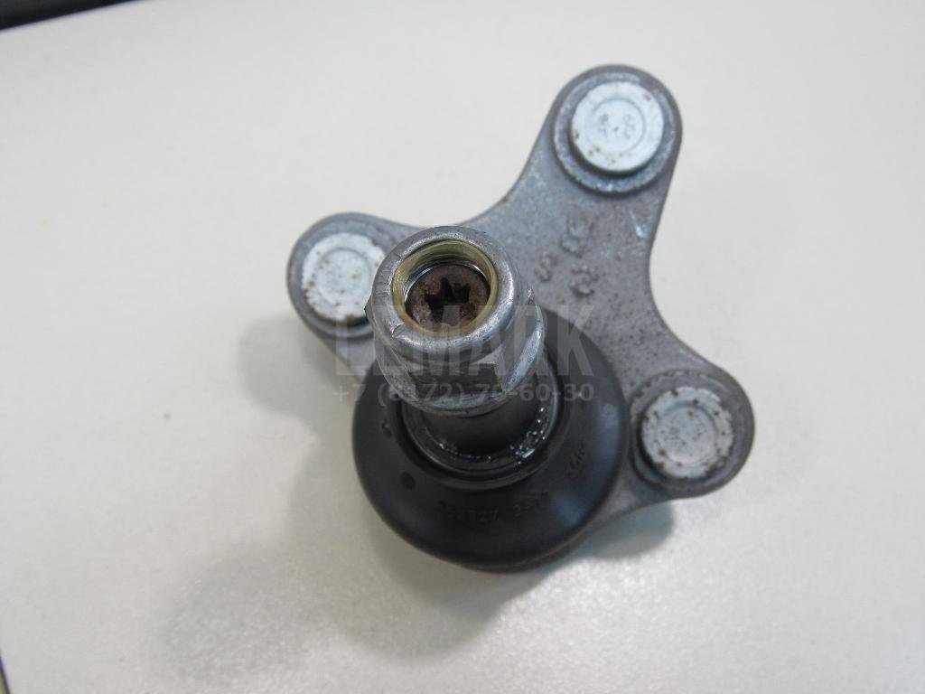 Опора шаровая правая передней подвески