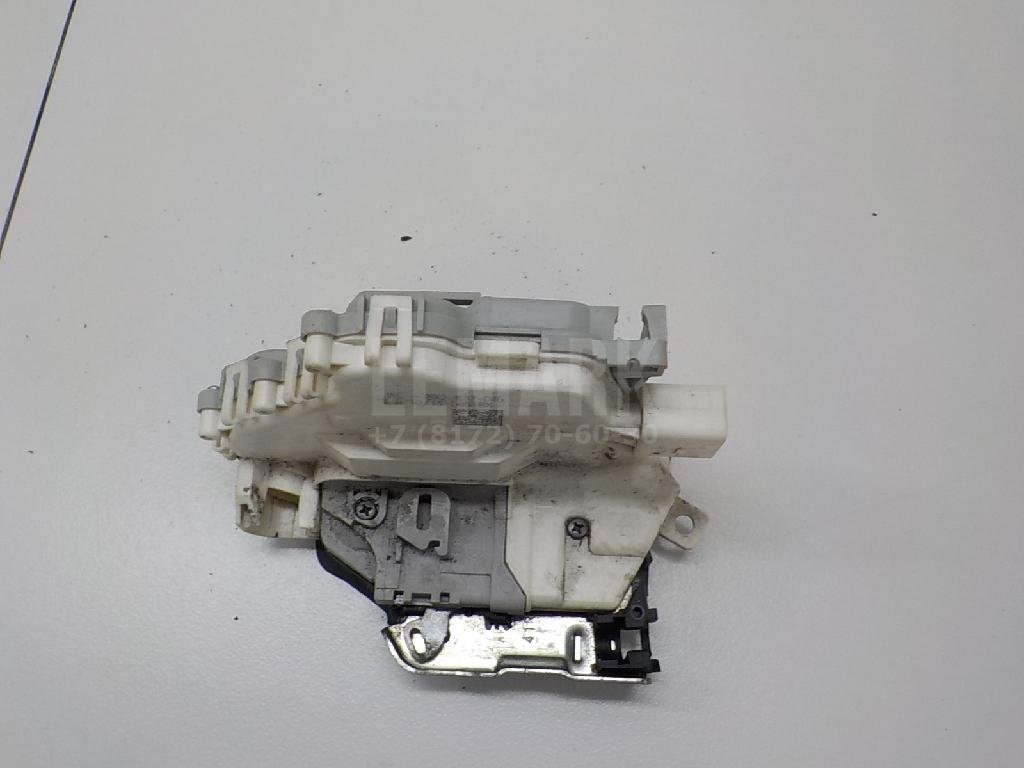 Замок двери передней правой