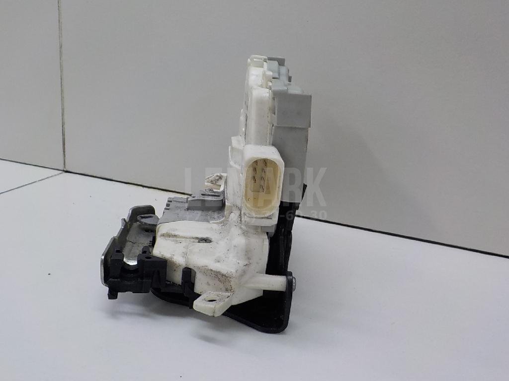 Замок двери передней правой