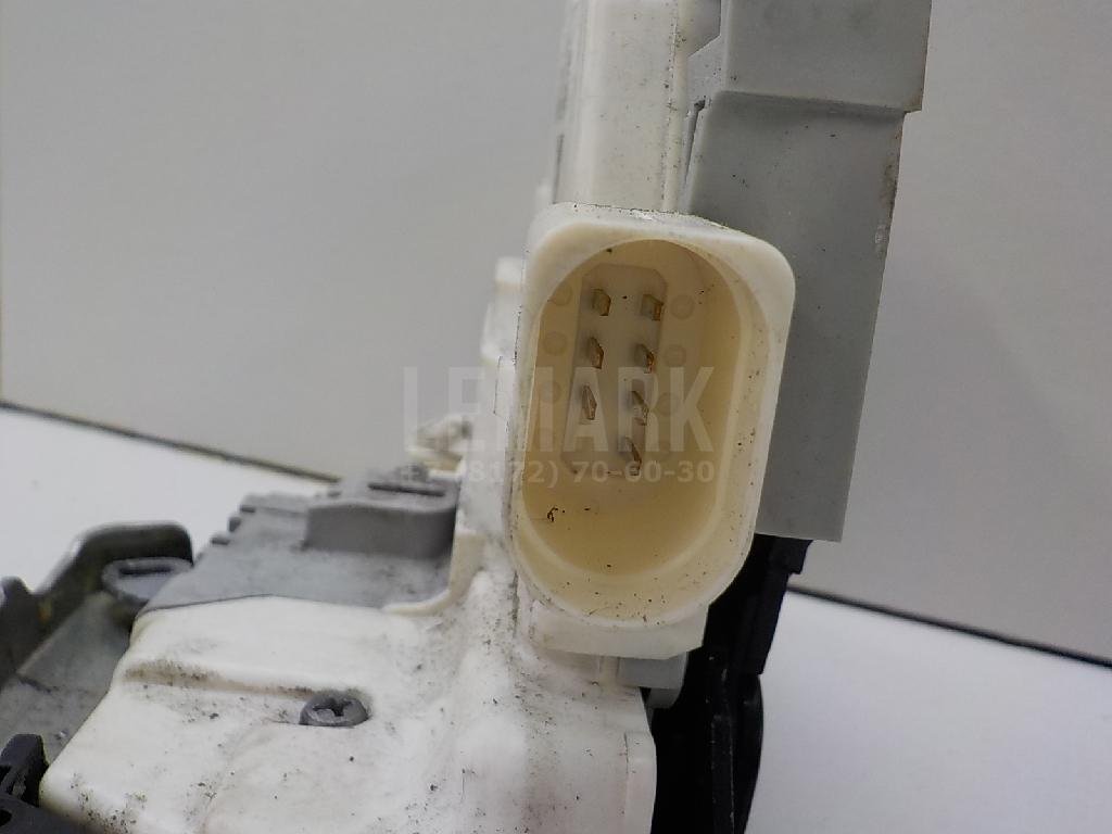 Замок двери передней правой