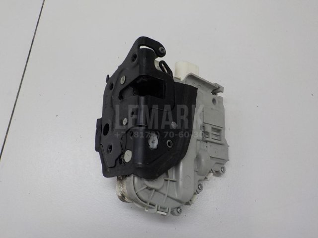 Замок двери передней правой