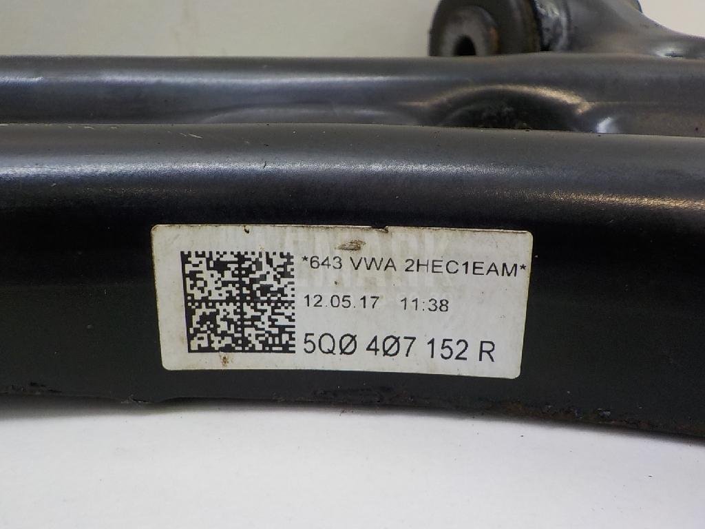 Рычаг передний правый