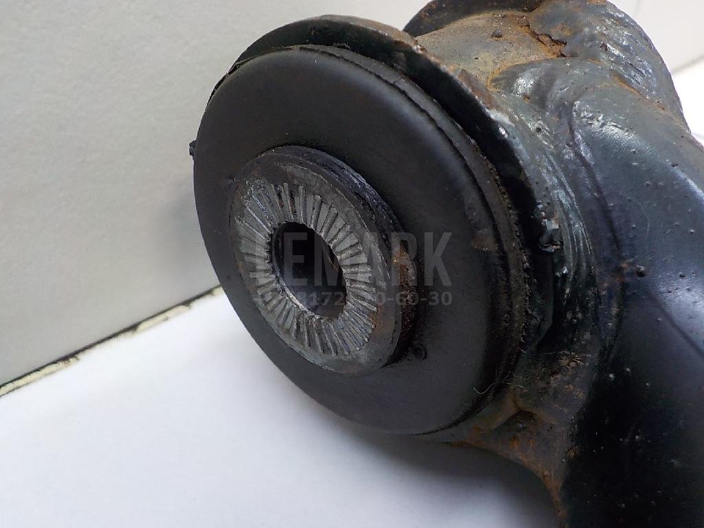 Рычаг передний правый