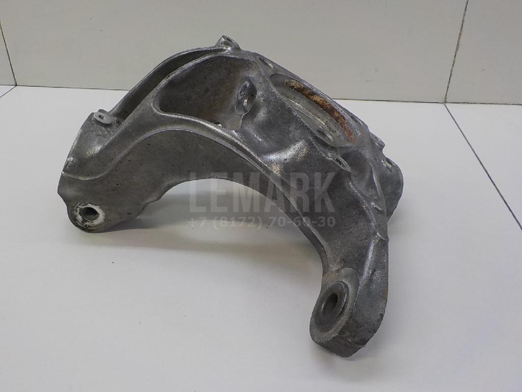 Кулак поворотный передний правый