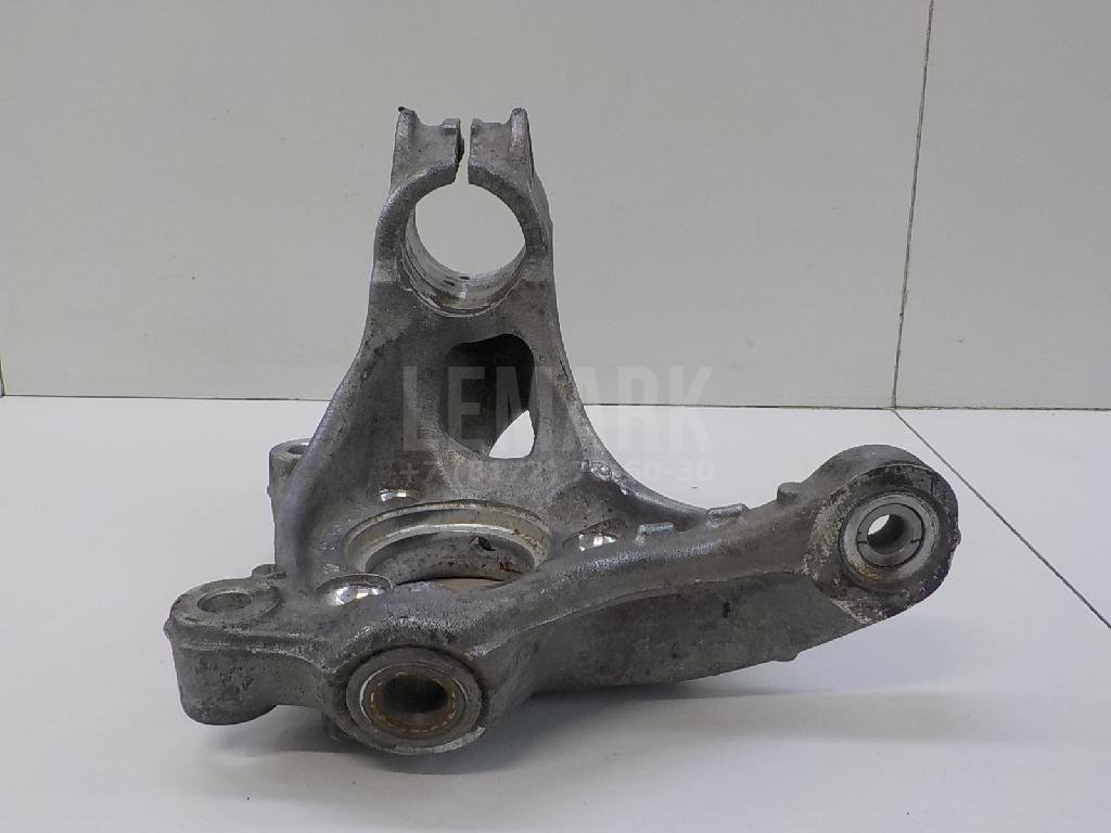 Кулак поворотный передний правый