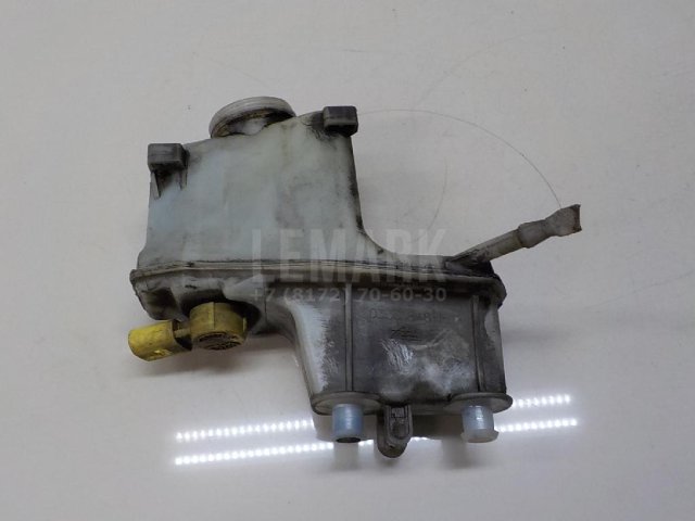 Бачок главного тормозного цилиндра