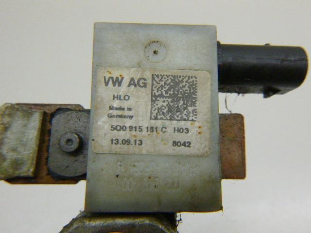 Клемма аккумулятора минус