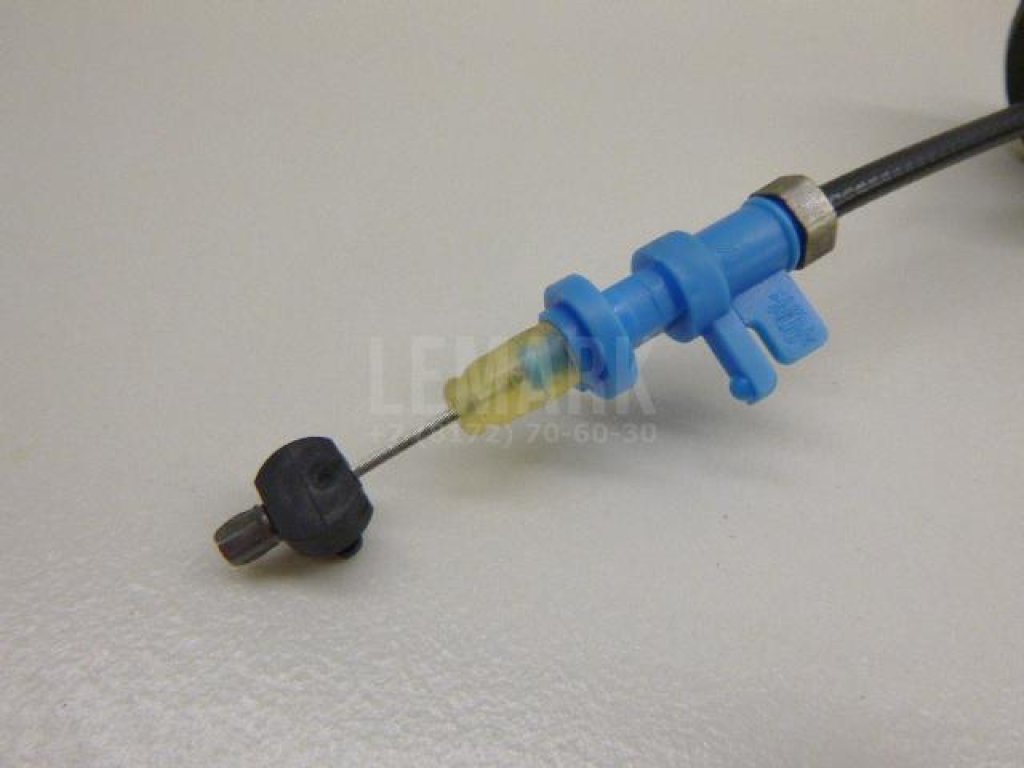 Трос открывания передней двери