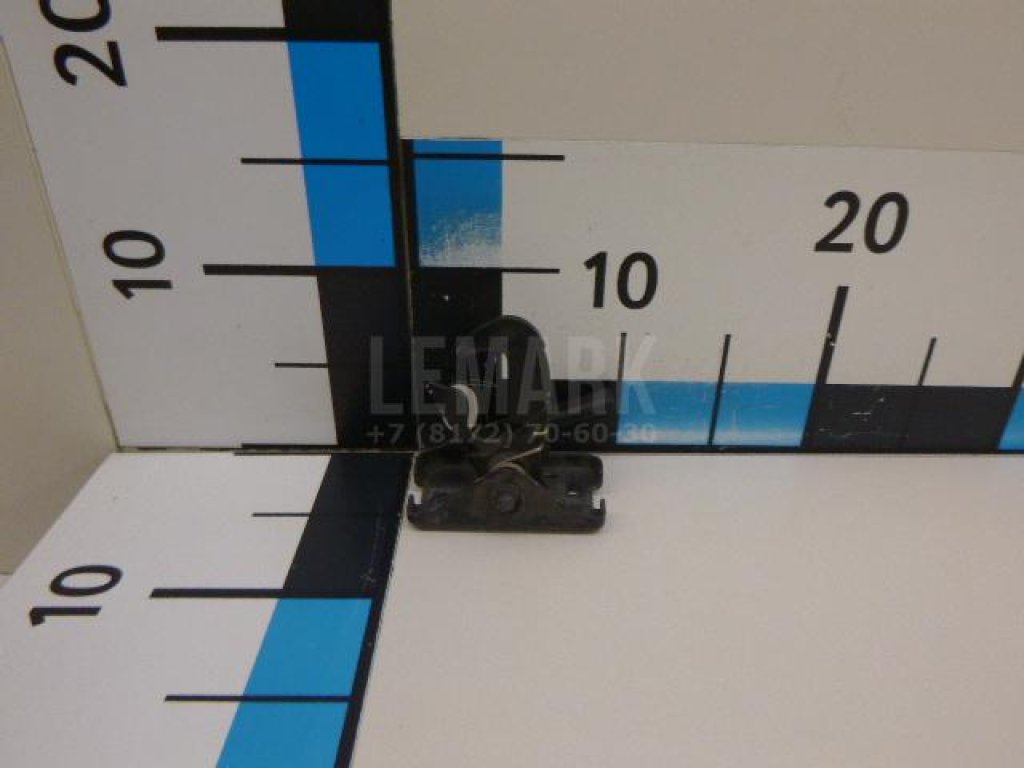 Крючок капота