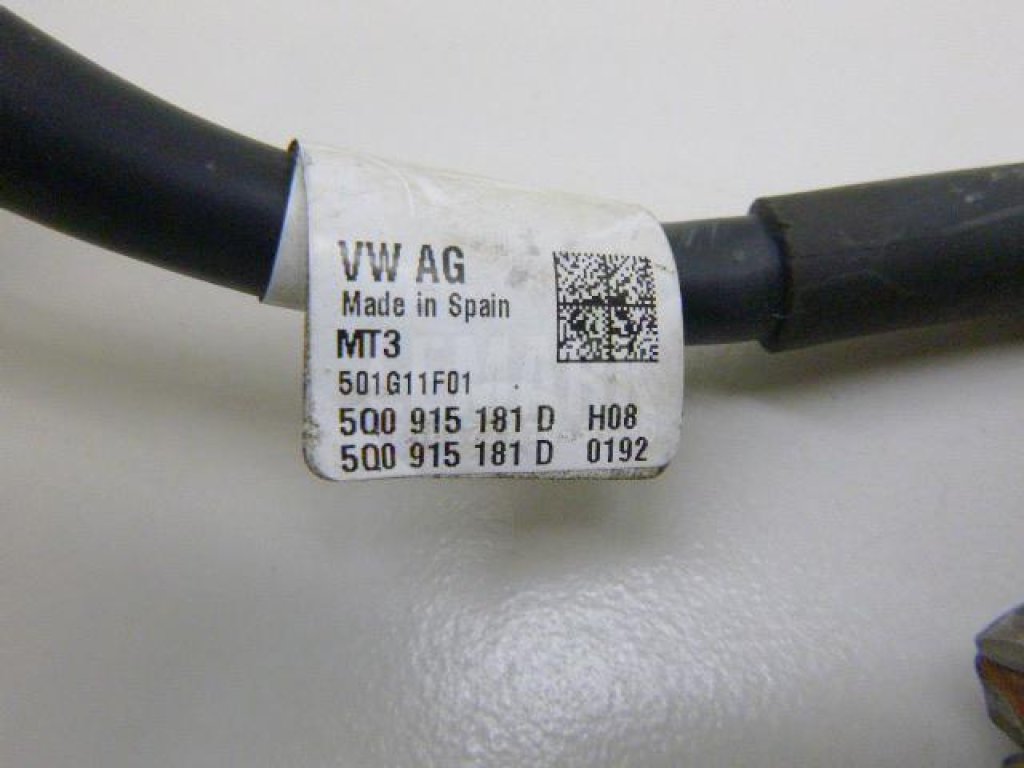 Клемма аккумулятора минус