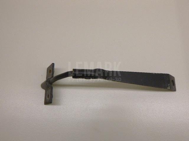 Крючок капота