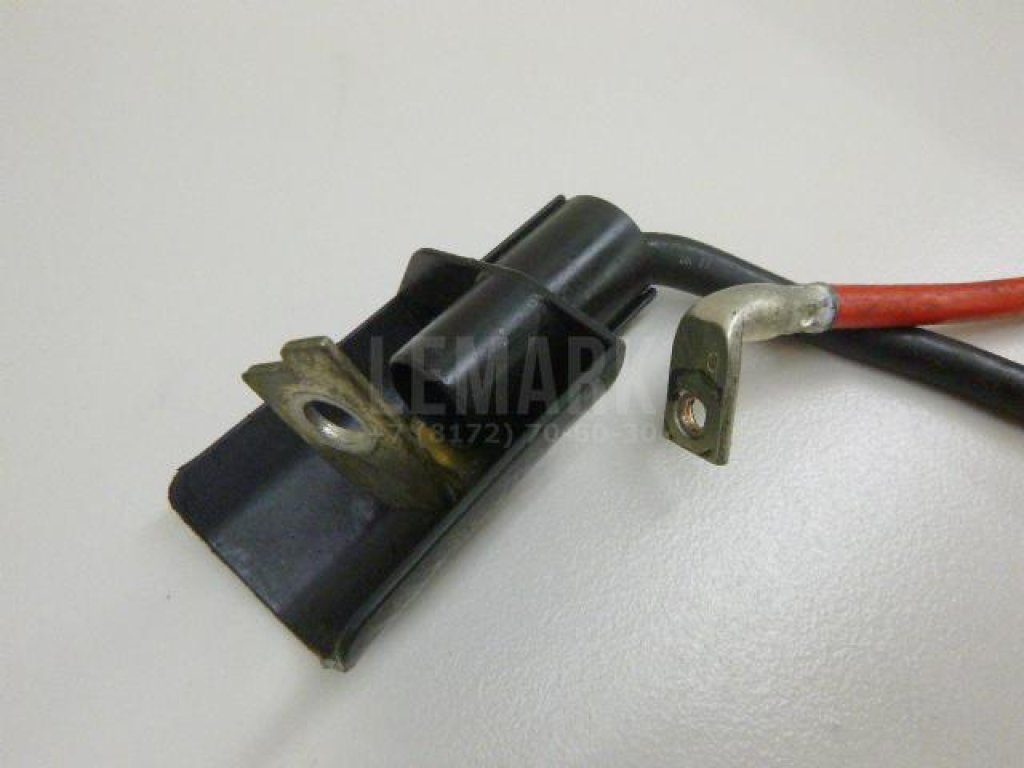 Клемма аккумулятора плюс