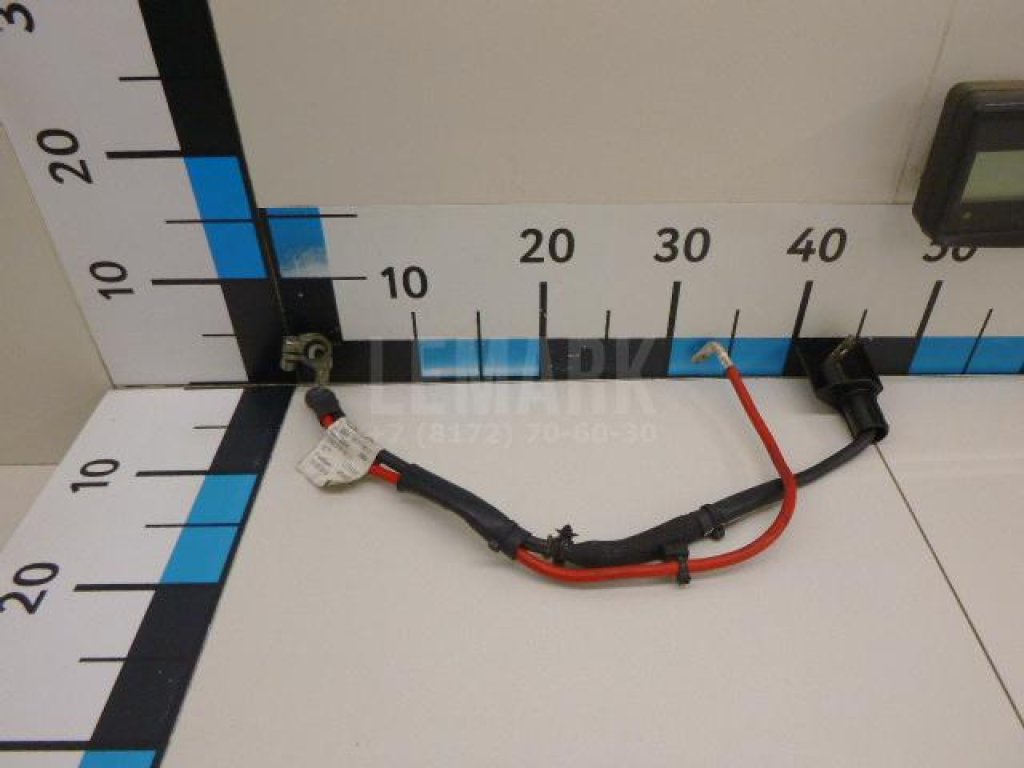 Клемма аккумулятора плюс