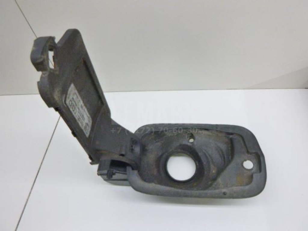 Ниша лючка бензобака