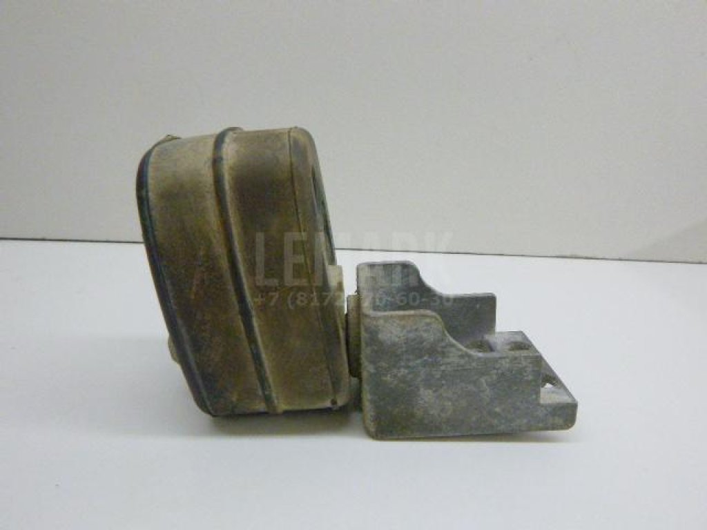 Кронштейн глушителя