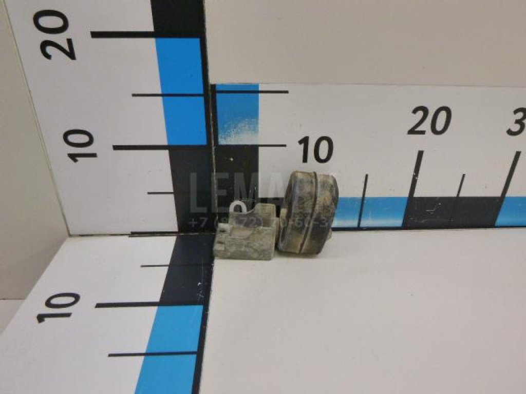 Кронштейн глушителя