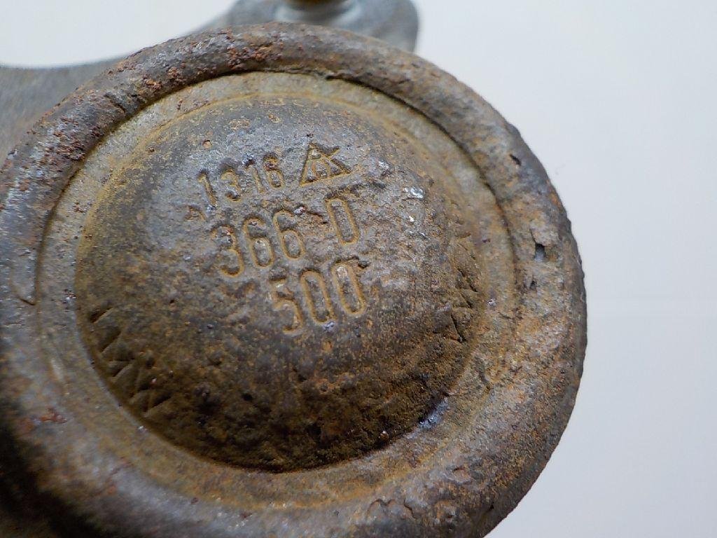 Опора шаровая правая передней подвески