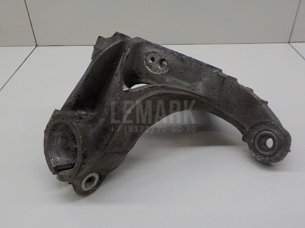 Кулак поворотный передний правый