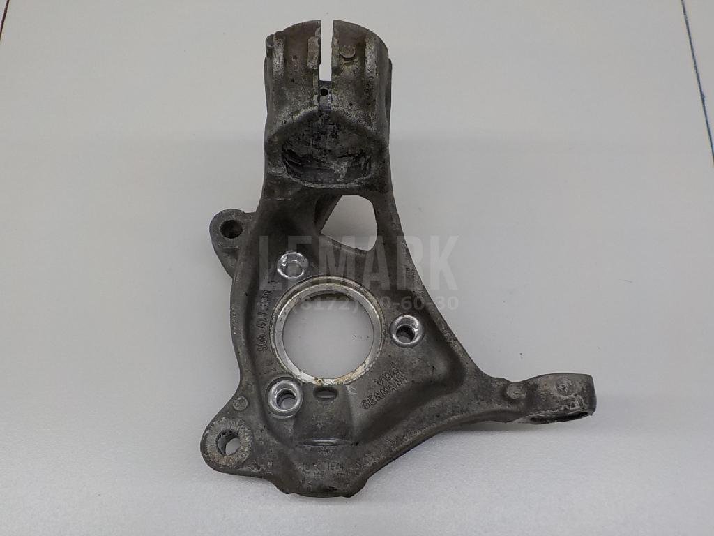 Кулак поворотный передний правый